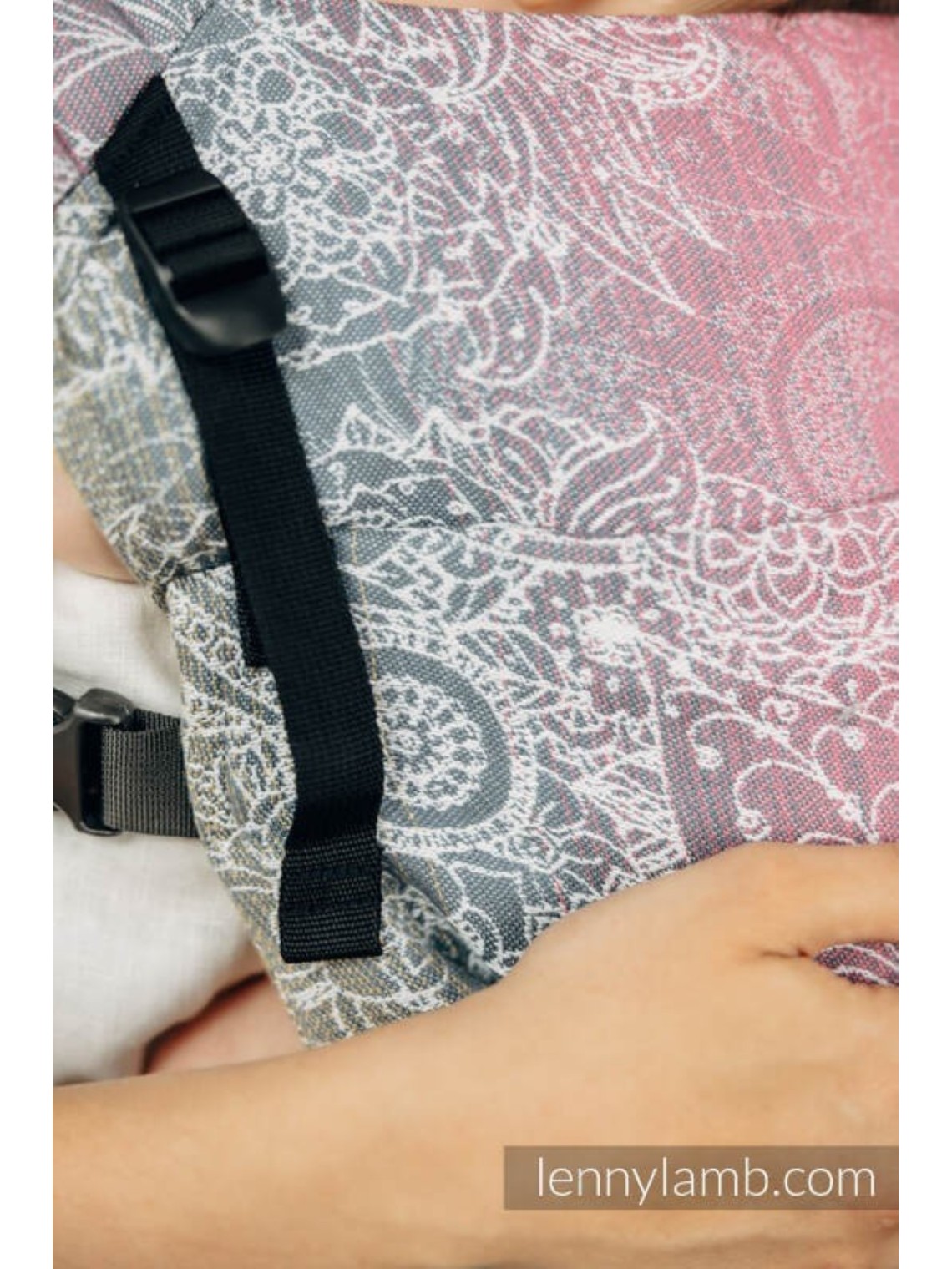 LennyLight – lightweight and intuitive baby carrier
