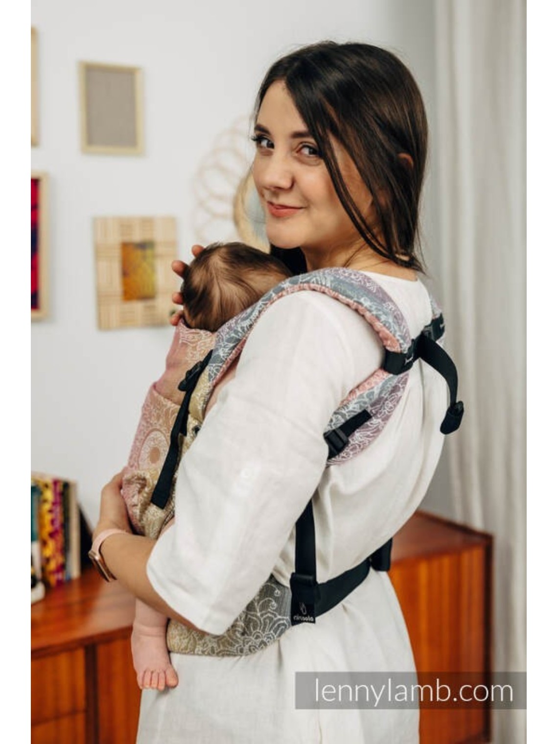LennyLight – lightweight and intuitive baby carrier