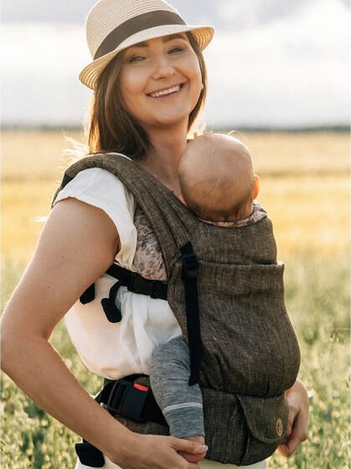 LennyLight – lightweight and intuitive baby carrier LennyLight – lightweight and intuitive baby carrier