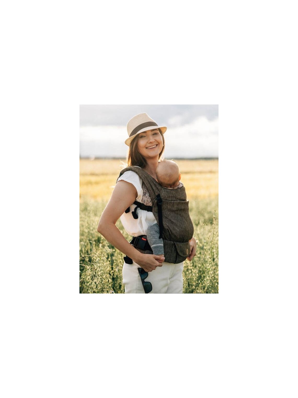 LennyLight – lightweight and intuitive baby carrier LennyLight – lightweight and intuitive baby carrier