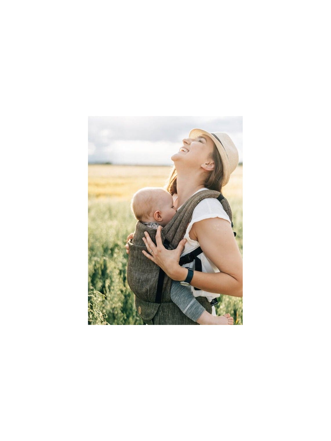 LennyLight – lightweight and intuitive baby carrier LennyLight – lightweight and intuitive baby carrier