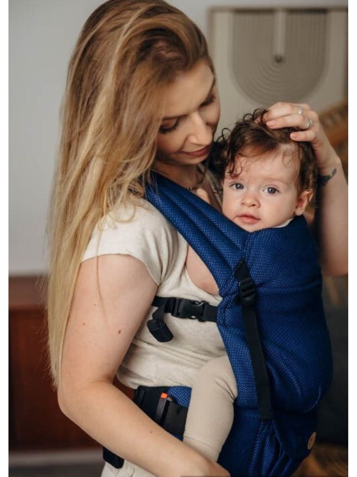 LennyLight – lightweight and intuitive baby carrier LennyLight – lightweight and intuitive baby carrier