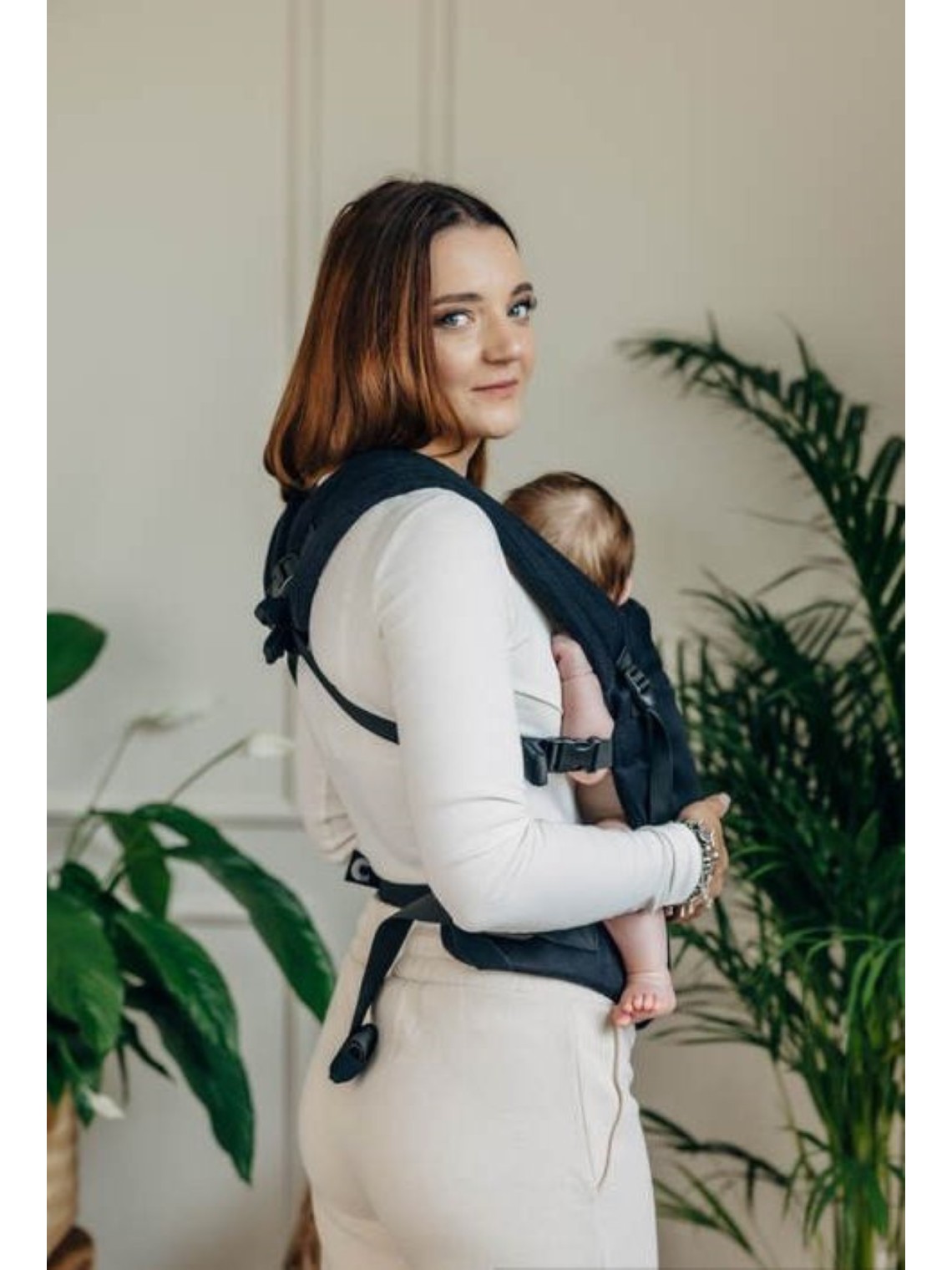 LennyLight – lightweight and intuitive baby carrier LennyLight – lightweight and intuitive baby carrier