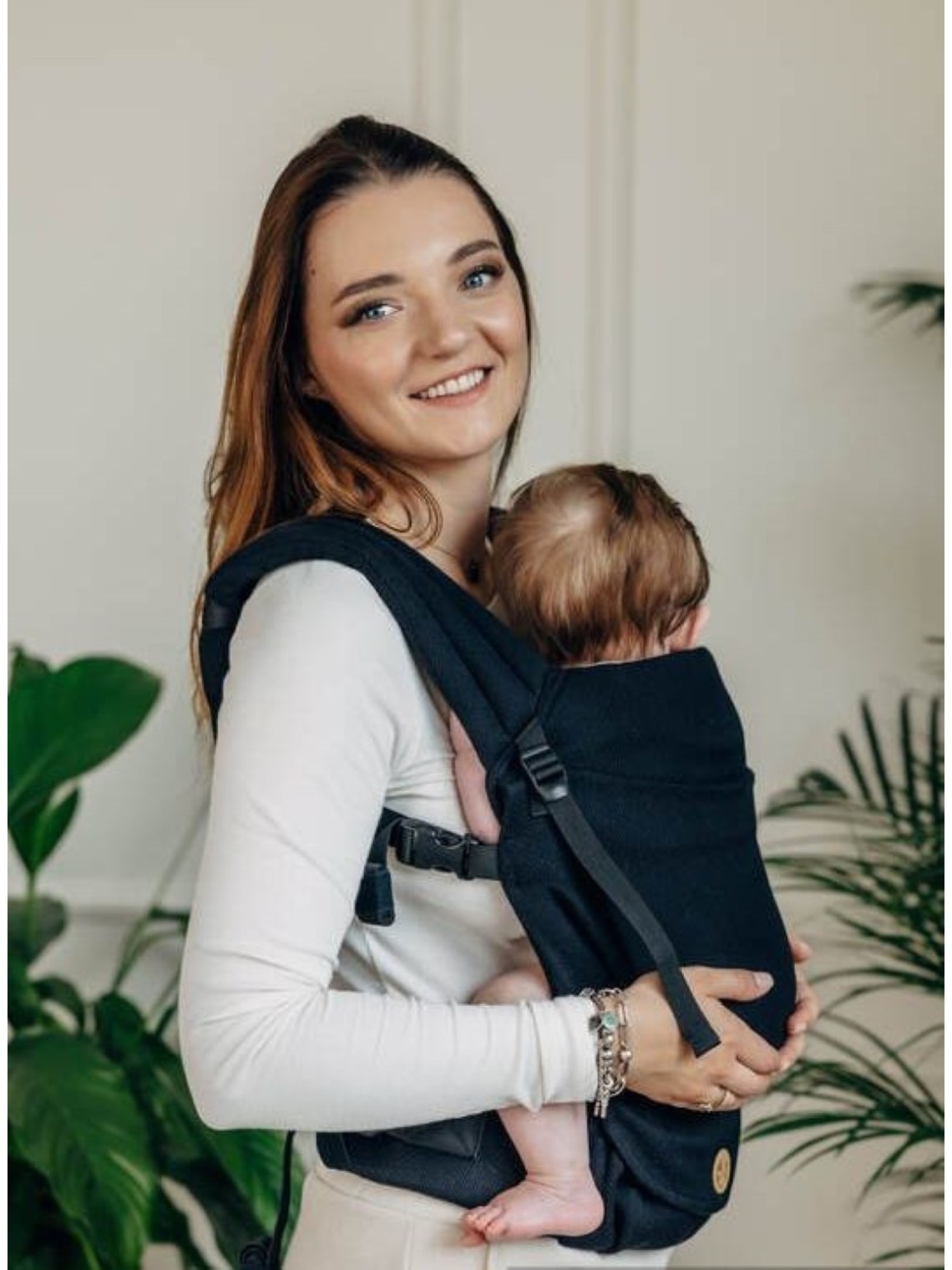 LennyLight – lightweight and intuitive baby carrier LennyLight – lightweight and intuitive baby carrier