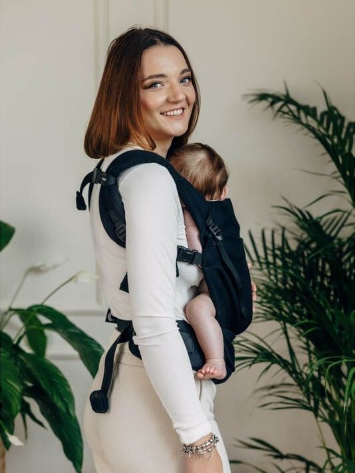 LennyLight – lightweight and intuitive baby carrier LennyLight – lightweight and intuitive baby carrier