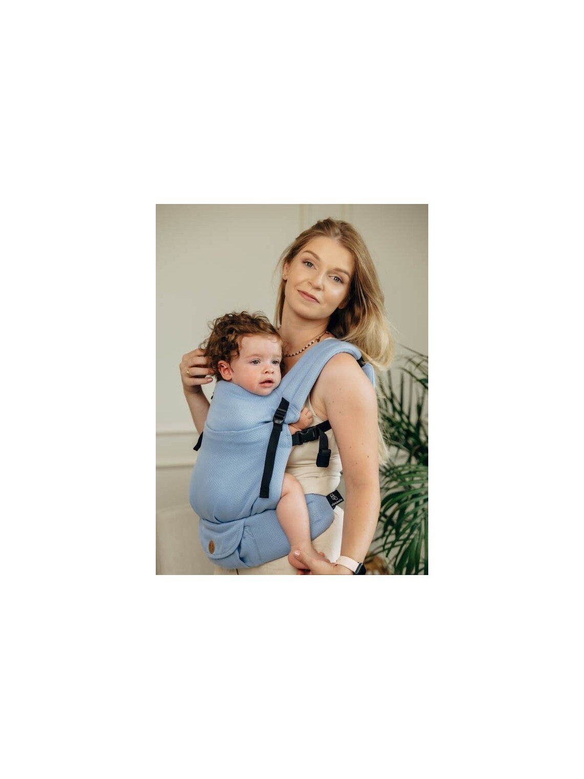 LennyLight – lightweight and intuitive baby carrier LennyLight – lightweight and intuitive baby carrier