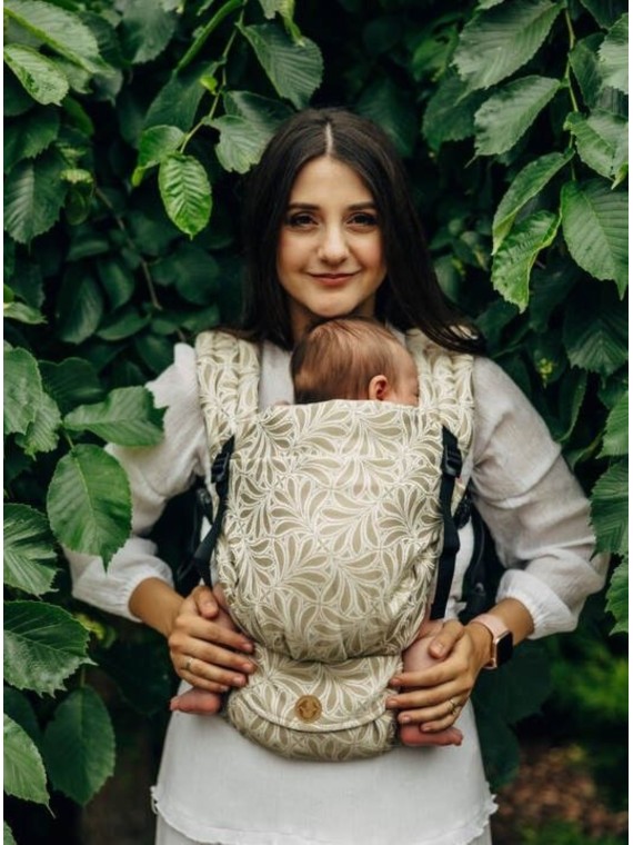 LennyLight – lightweight and intuitive baby carrier
