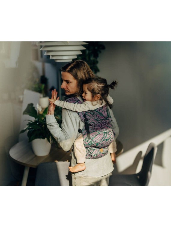 LennyLight – lightweight and intuitive baby carrier