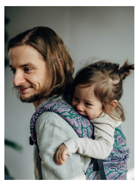 LennyLight – lightweight and intuitive baby carrier