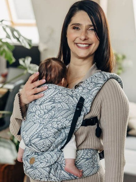 LennyLight – lightweight and intuitive baby carrier