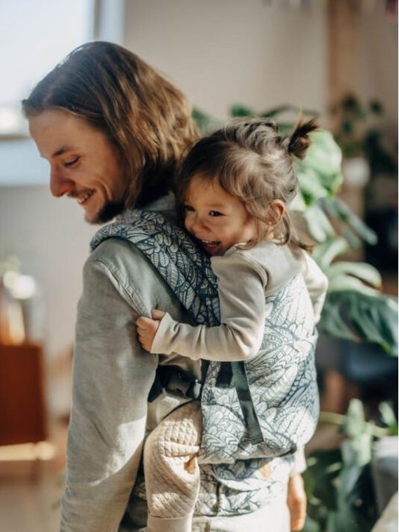 LennyLight – lightweight and intuitive baby carrier