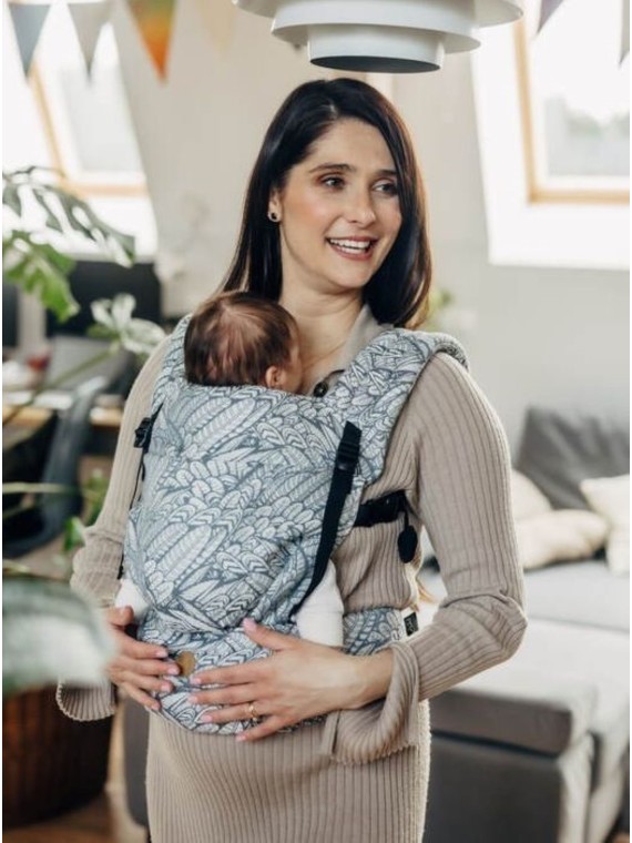 LennyLight – lightweight and intuitive baby carrier