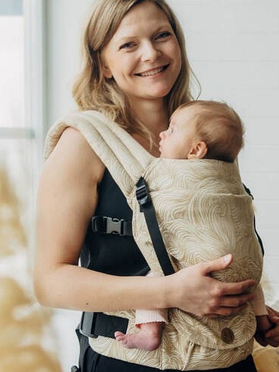 LennyLight – lightweight and intuitive baby carrier