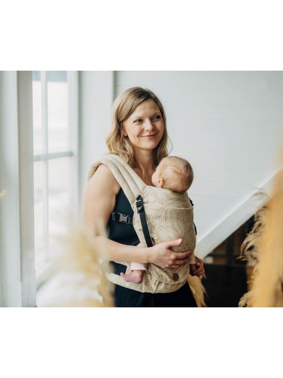 LennyLight – lightweight and intuitive baby carrier