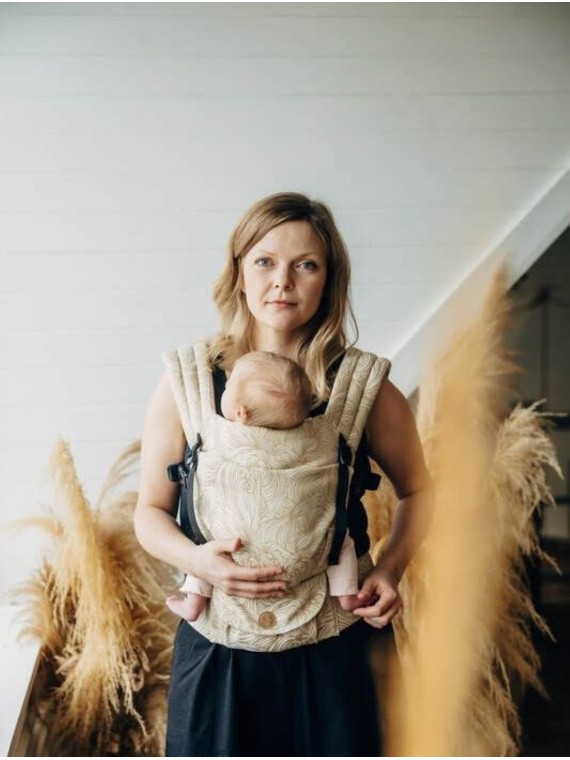 LennyLight – lightweight and intuitive baby carrier