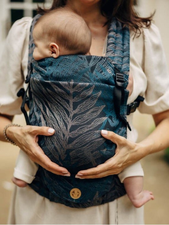 LennyLight – lightweight and intuitive baby carrier