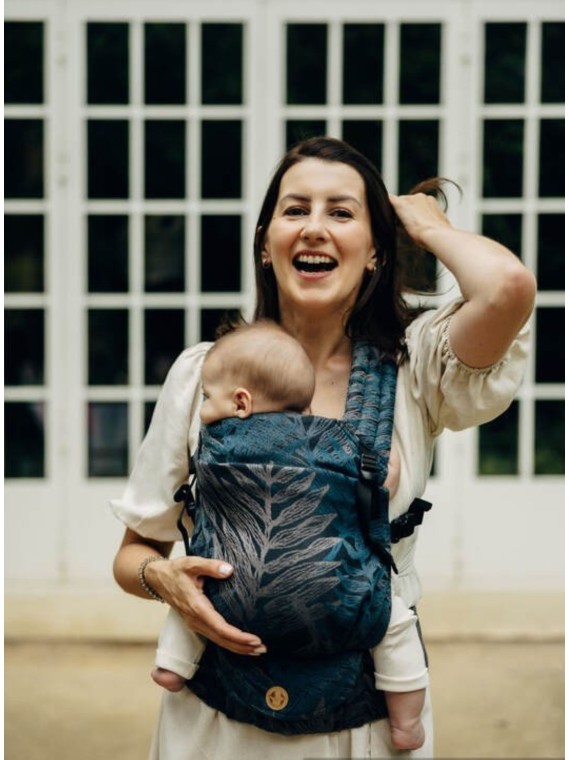 LennyLight – lightweight and intuitive baby carrier
