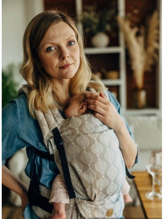 LennyLight – lightweight and intuitive baby carrier
