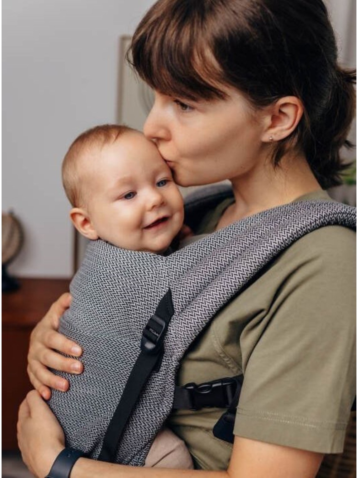LennyLight – lightweight and intuitive baby carrier LennyLight – lightweight and intuitive baby carrier