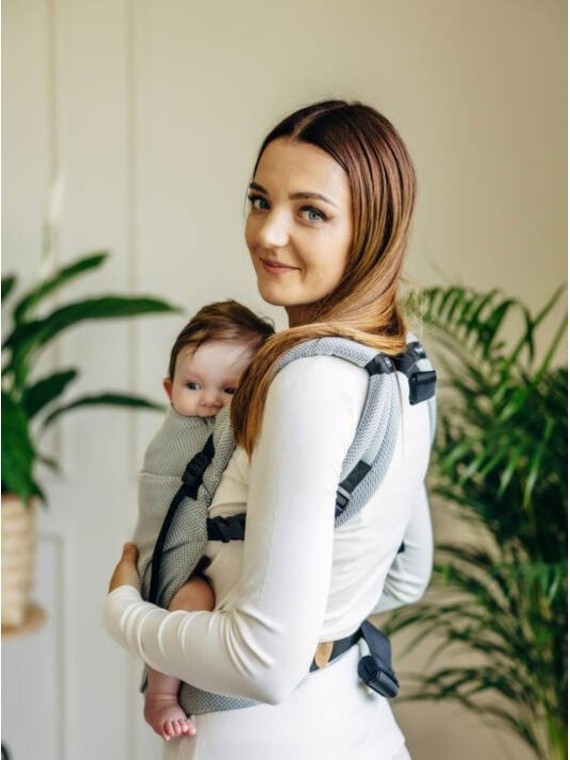 LennyLight – lightweight and intuitive baby carrier