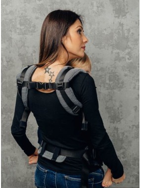 LennyUpGrade – adjustable ergonomic baby carrier from 3.5 to 20 kg LennyUpGrade – adjustable ergonomic baby carrier from 3.5 to 20 kg