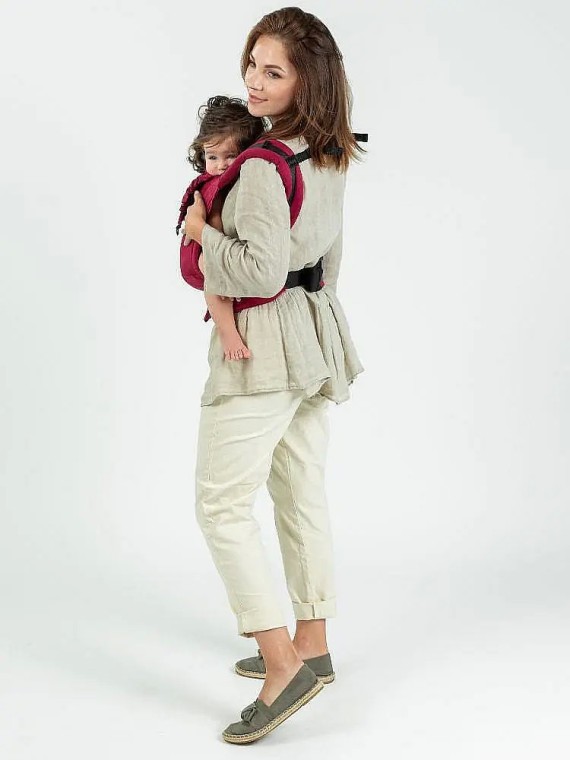 ISARA Quick Full Buckle – easy, fast, and ergonomic baby carrier