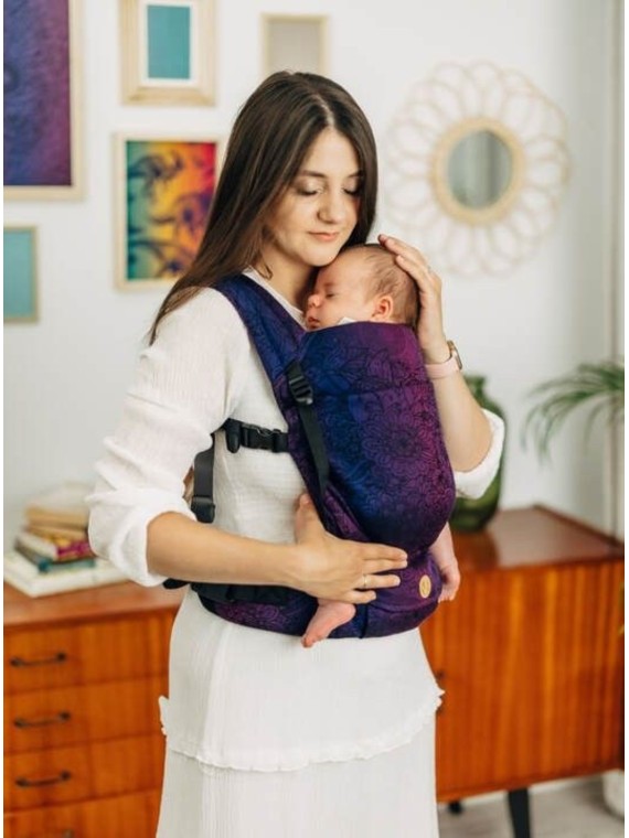 LennyLight – lightweight and intuitive baby carrier