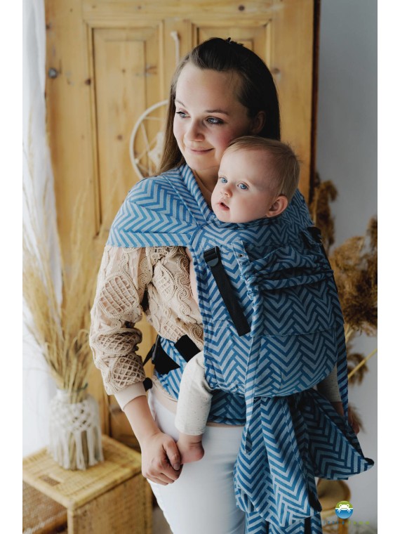 Little Frog Cross Hybrid – ergonomic half buckle baby carrier