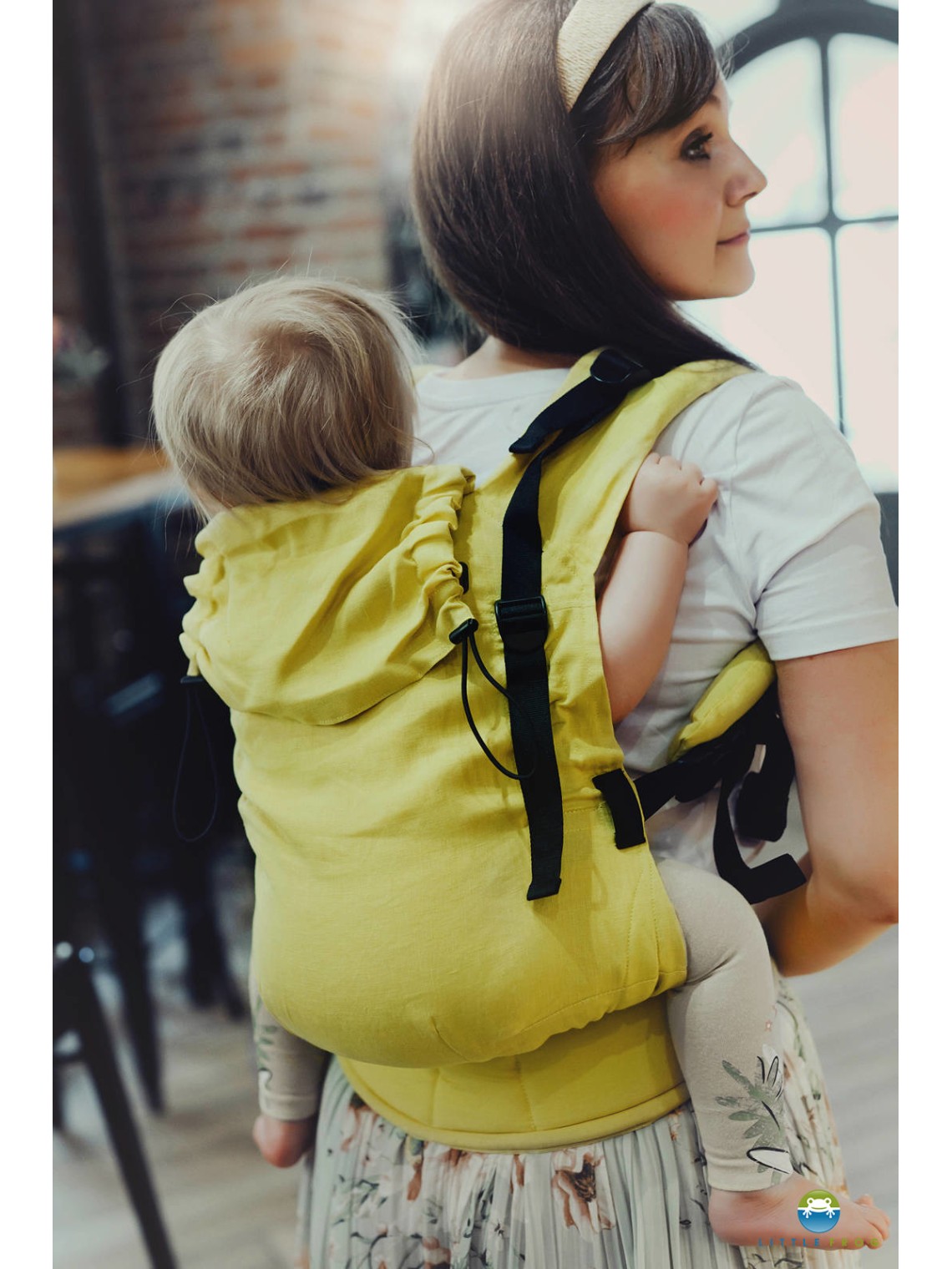Little Frog Prime – lightweight, breathable newborn carrier