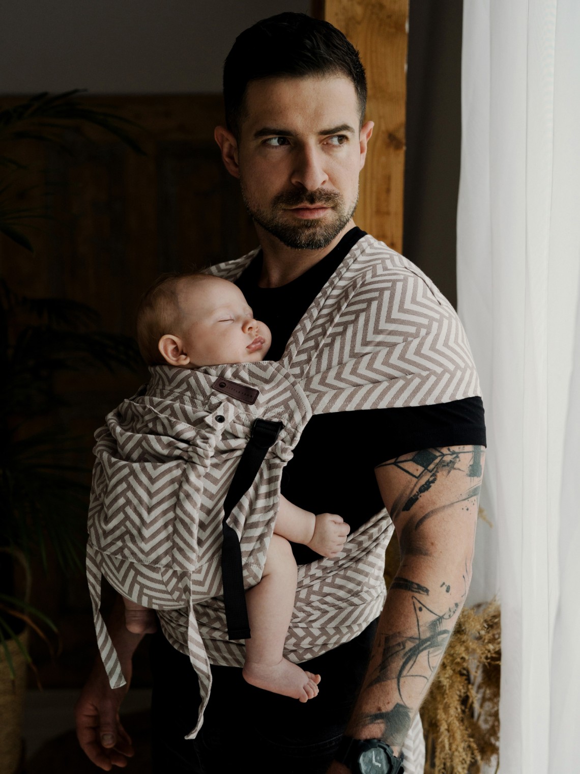 Little Frog Cross Hybrid – ergonomic half buckle baby carrier Little Frog Cross Hybrid – ergonomic half buckle baby carrier