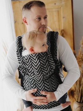 Little Frog Prime – lightweight, breathable newborn carrier