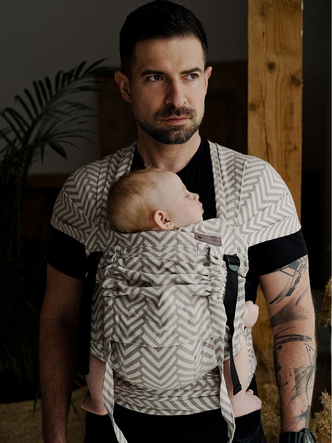 Little Frog Cross Hybrid – ergonomic half buckle baby carrier Little Frog Cross Hybrid – ergonomic half buckle baby carrier