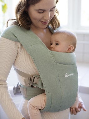 Ergobaby Embrace – soft and compact newborn carrier Ergobaby Embrace – soft and compact newborn carrier