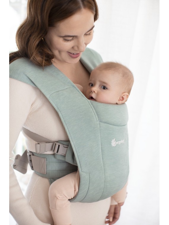 Ergobaby Embrace – soft and compact newborn carrier