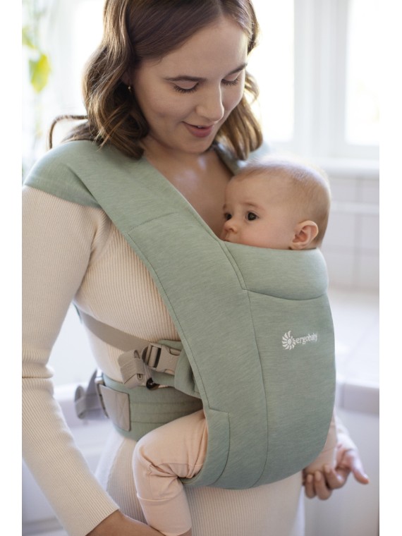 Ergobaby Embrace – soft and compact newborn carrier