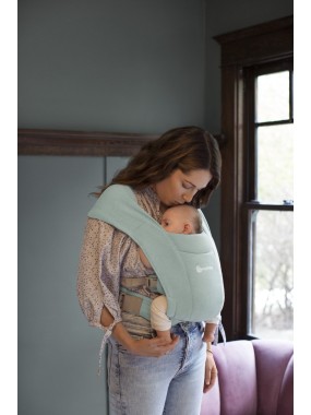 Ergobaby Embrace – soft and compact newborn carrier Ergobaby Embrace – soft and compact newborn carrier