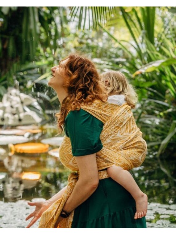 LennyLamb baby wrap – ergonomic and soft from birth to preschool