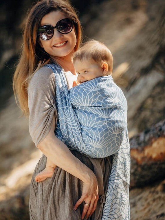 LennyLamb baby wrap – ergonomic and soft from birth to preschool