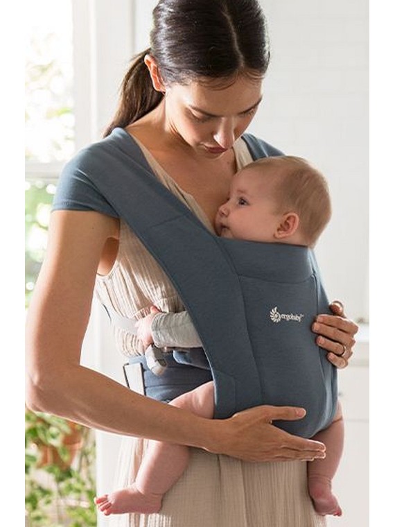 Ergobaby Embrace – soft and compact newborn carrier