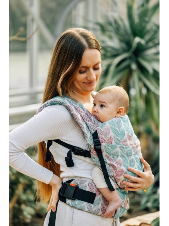 LennyLight – lightweight and intuitive baby carrier