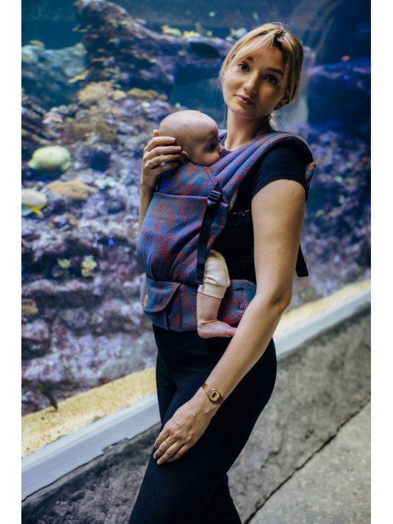 LennyLight – lightweight and intuitive baby carrier