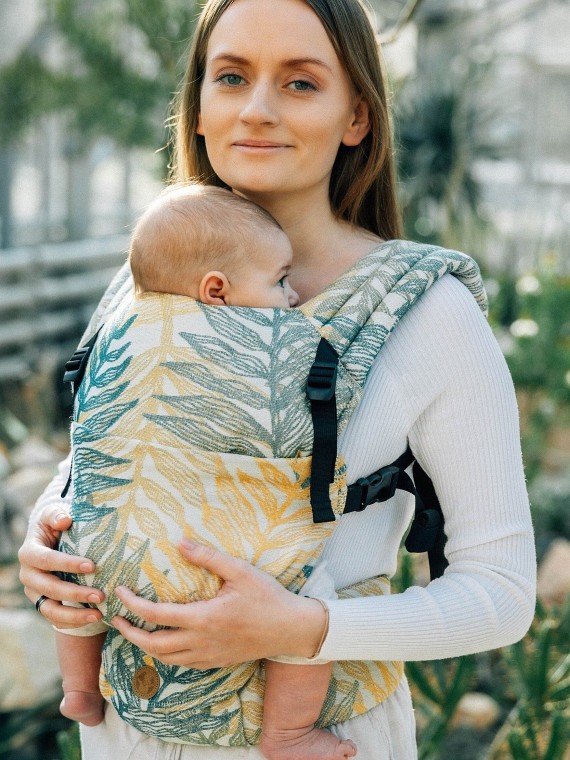 LennyLight – lightweight and intuitive baby carrier