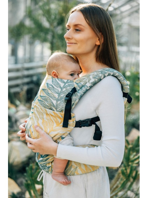 LennyLight – lightweight and intuitive baby carrier
