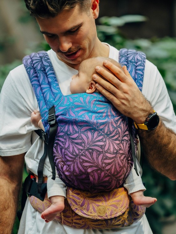 LennyLight – lightweight and intuitive baby carrier