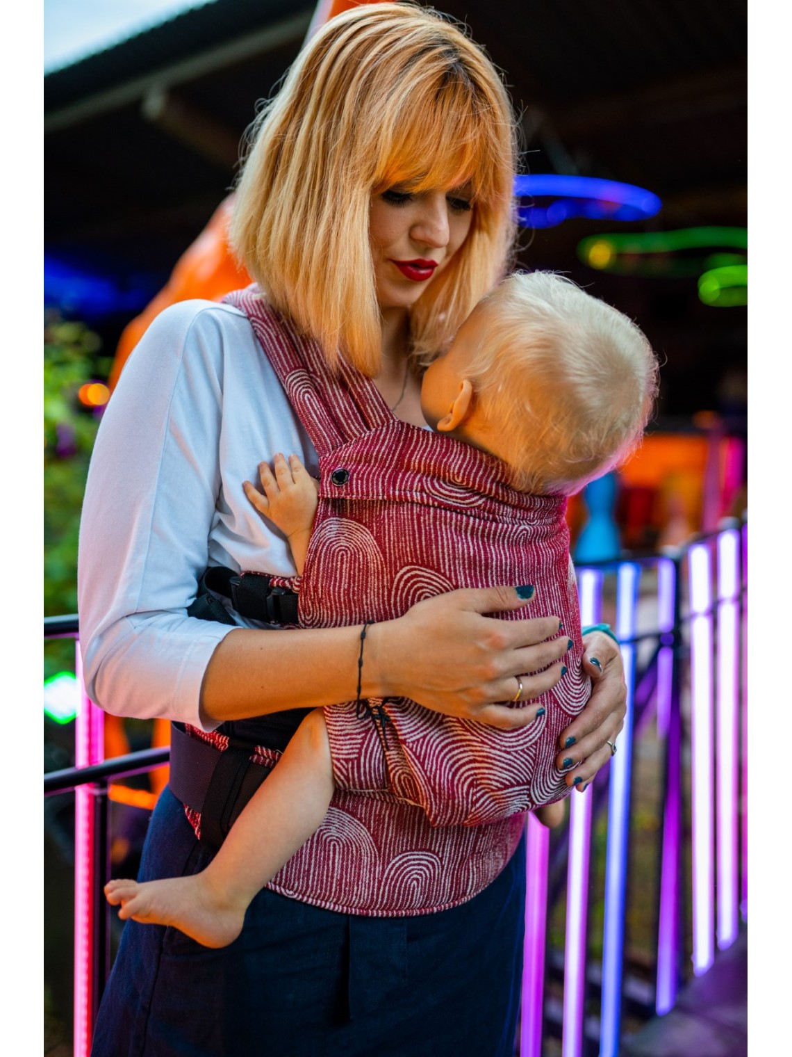 QUSY Standard 2.0 – innovative adjustable baby carrier QUSY Standard 2.0 – innovative adjustable baby carrier