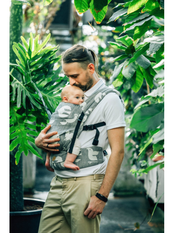 LennyLight – lightweight and intuitive baby carrier