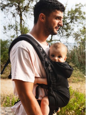LOVE RADIUS HoodieCarrier 2 – ergonomic baby carrier from birth LOVE RADIUS HoodieCarrier 2 – ergonomic baby carrier from birth