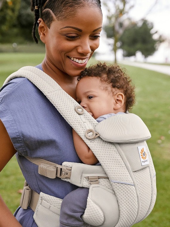 Ergobaby Omni Breeze – breathable comfort from newborn to toddler