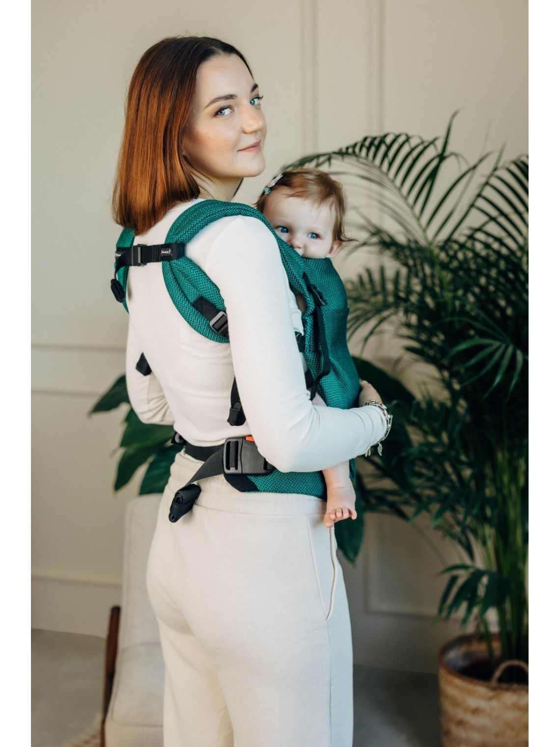 LennyLight – lightweight and intuitive baby carrier