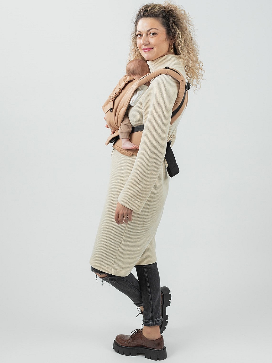 ISARA Quick Full Buckle – easy, fast, and ergonomic baby carrier